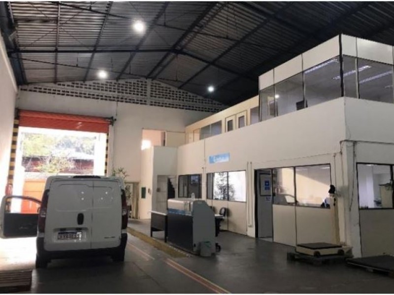  GALPÃO  COMERCIAL EM PLANALTO PAULISTA, COM  RECEPÇÃO, COPA, 3 SALAS, 4 LAVABOS,  1 VAGA PARA AUTOS,  ÓTIMO LOCAL