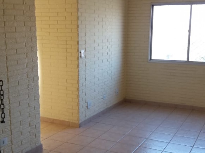 Apartamento  no IV Centenário (Interlagos) com 2 domito rios 1 vaga 50 metros.