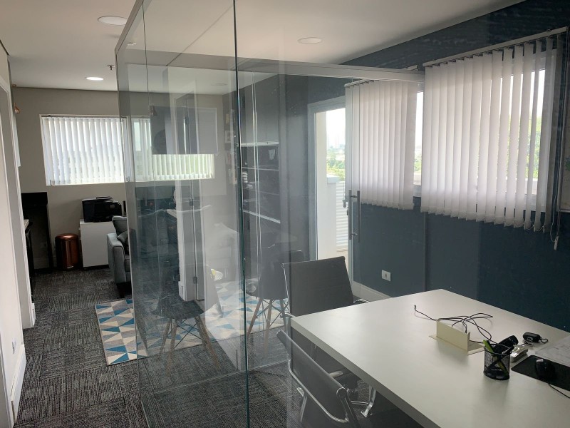 CONJUNTO COMERCIAL EM SANTO AMARO