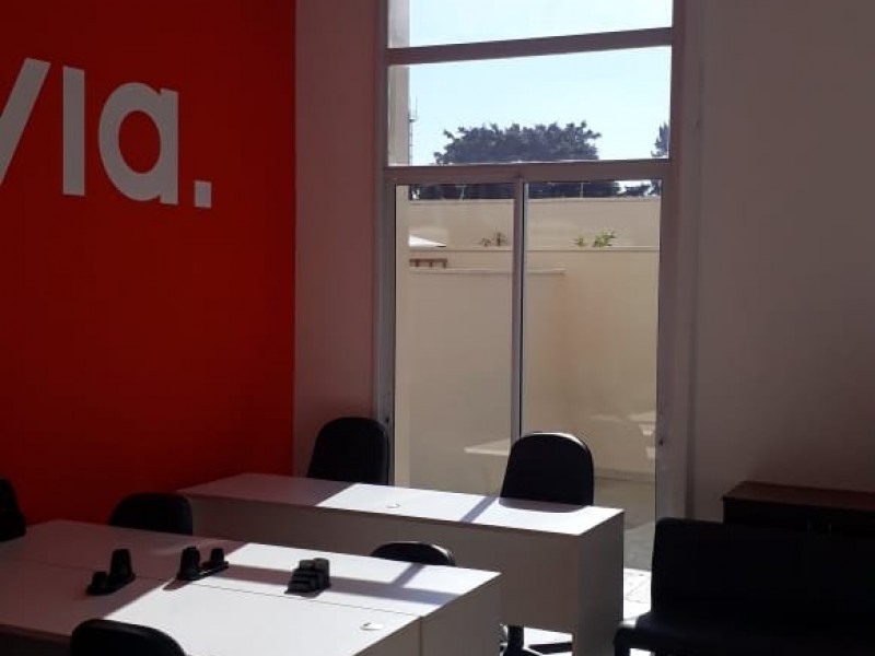 CONJUNTO COMERCIAL EM SANTO AMARO